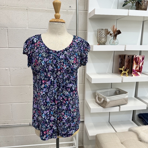 Floral flutter sleeve tank - Picture 2 of 7